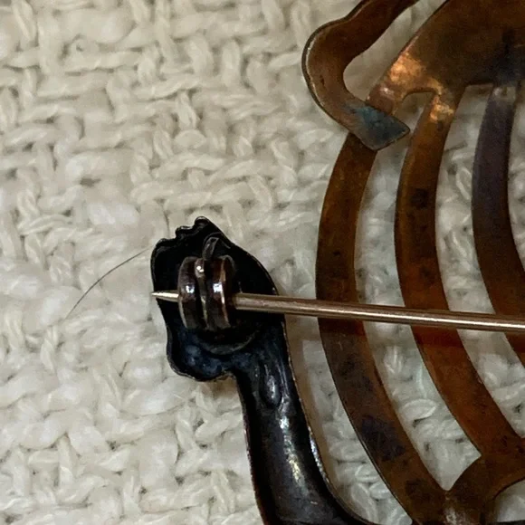 Dragon boat brooch pin - Picture 3 of 3